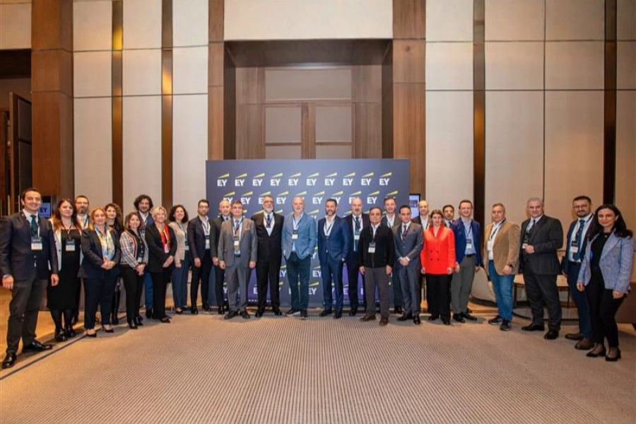 Otomotivde Yeni D&ouml;nem: Yazılım ve Yapay Zek&acirc; Yarışı Başladı!